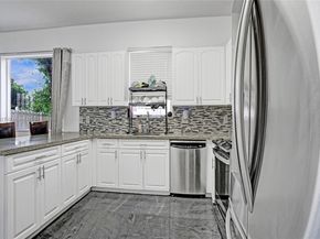 9860 NW 20th Ct, Pembroke Pines FL 33024
