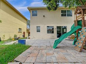 9860 NW 20th Ct, Pembroke Pines FL 33024