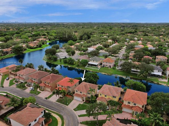 9860 NW 20th Ct, Pembroke Pines FL 33024
