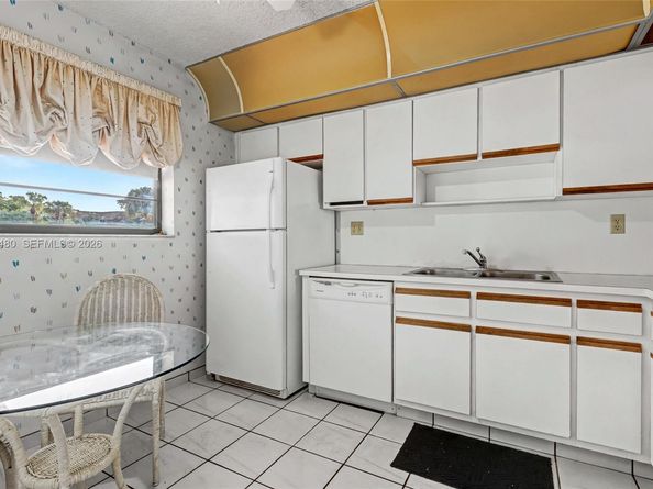 6085 N Sabal Palm Blvd 208, Tamarac FL 33319