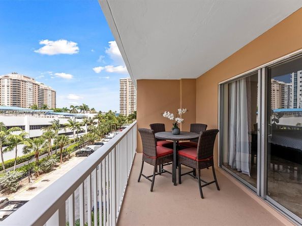 1965 S Ocean Dr 3L, Hallandale Beach FL 33009