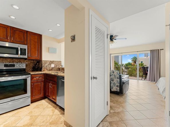 1965 S Ocean Dr 3L, Hallandale Beach FL 33009