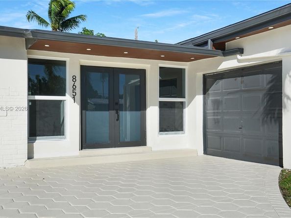 8651 NW 24th St, Sunrise FL 33322