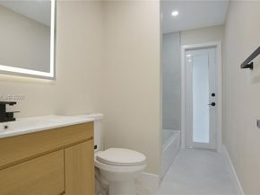 8651 NW 24th St, Sunrise FL 33322