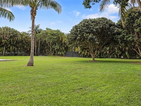11811 NW 5th Ct, Plantation FL 33325