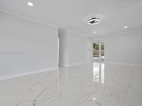 11811 NW 5th Ct, Plantation FL 33325