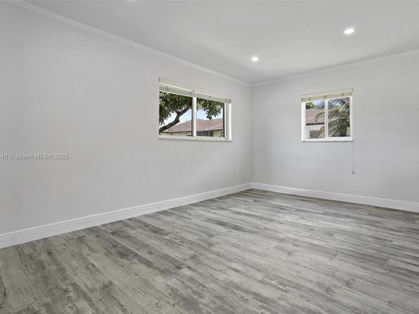 11811 NW 5th Ct, Plantation FL 33325