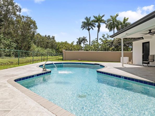 11811 NW 5th Ct, Plantation FL 33325