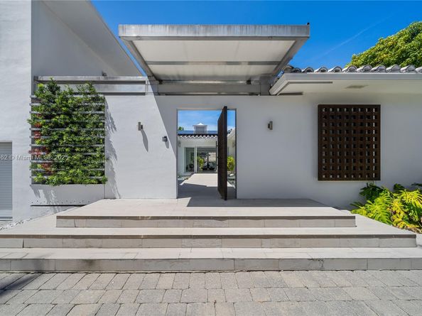 3220 Chase Ave, Miami Beach FL 33140