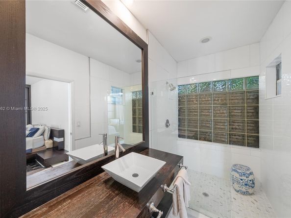 3220 Chase Ave, Miami Beach FL 33140