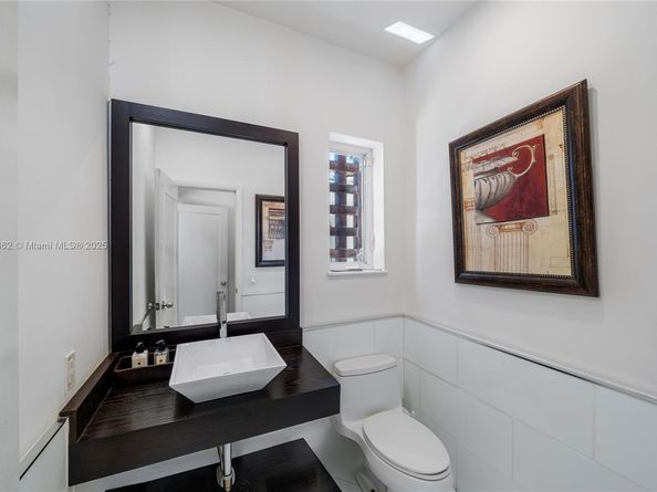 3220 Chase Ave, Miami Beach FL 33140