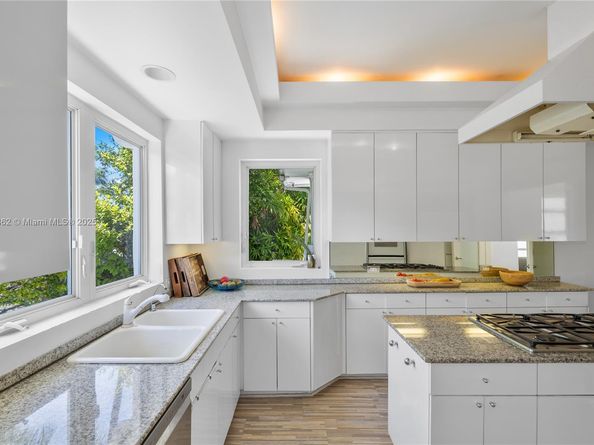 3220 Chase Ave, Miami Beach FL 33140