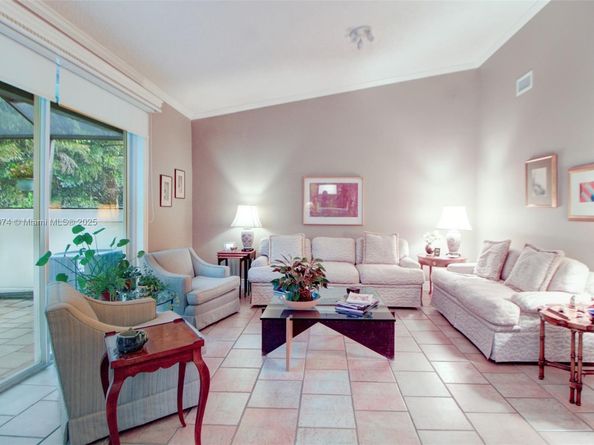 9929 NW 49th Ter, Doral FL 33178