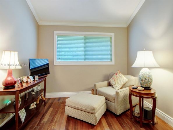 9929 NW 49th Ter, Doral FL 33178