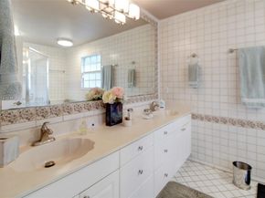 9929 NW 49th Ter, Doral FL 33178