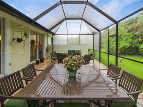 9929 NW 49th Ter, Doral FL 33178