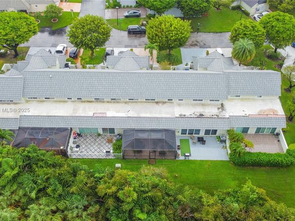 9929 NW 49th Ter, Doral FL 33178