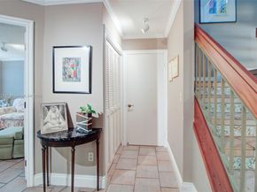 9929 NW 49th Ter, Doral FL 33178