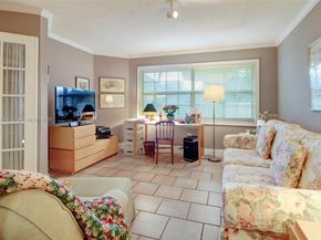 9929 NW 49th Ter, Doral FL 33178