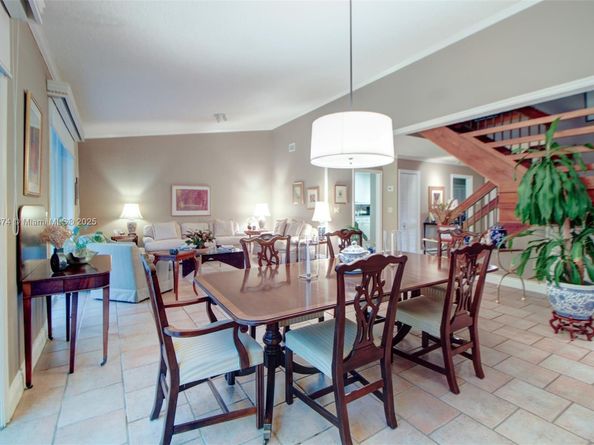 9929 NW 49th Ter, Doral FL 33178