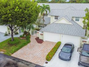 9929 NW 49th Ter, Doral FL 33178