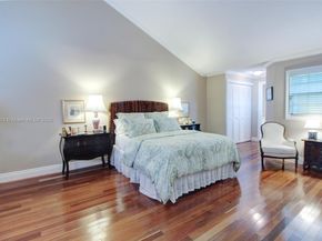 9929 NW 49th Ter, Doral FL 33178