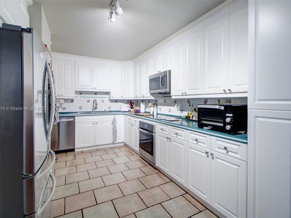 9929 NW 49th Ter, Doral FL 33178