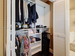 9929 NW 49th Ter, Doral FL 33178