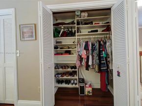 9929 NW 49th Ter, Doral FL 33178