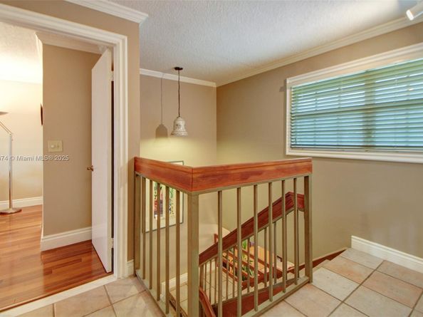 9929 NW 49th Ter, Doral FL 33178