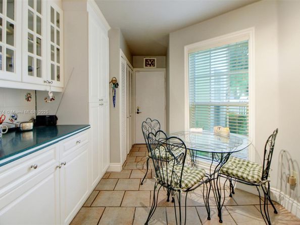 9929 NW 49th Ter, Doral FL 33178