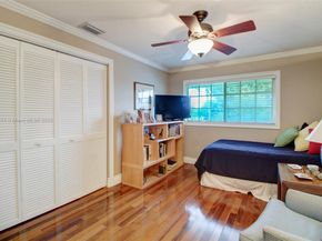 9929 NW 49th Ter, Doral FL 33178