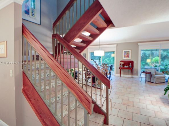 9929 NW 49th Ter, Doral FL 33178