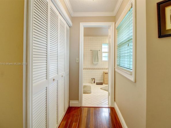 9929 NW 49th Ter, Doral FL 33178