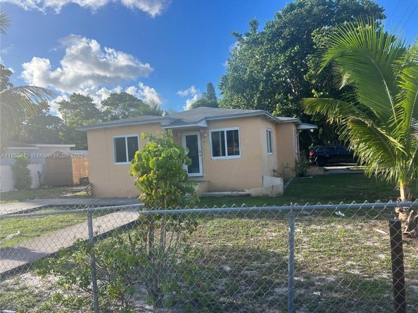 801 NW 105th St, Miami FL 33150
