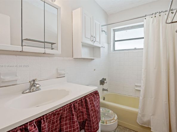 321 N 69th Ave, Hollywood FL 33024