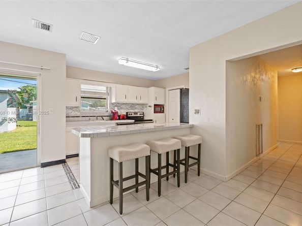 321 N 69th Ave, Hollywood FL 33024