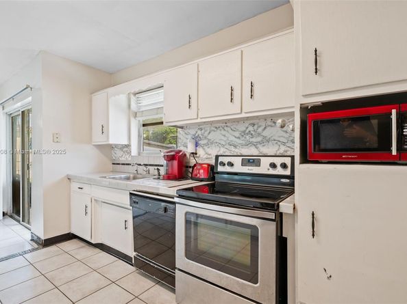 321 N 69th Ave, Hollywood FL 33024