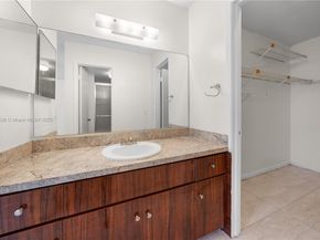 20905 NE 8th Ct 10136, Miami FL 33179