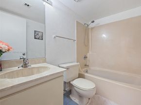 9445 NW 42nd St, Sunrise FL 33351