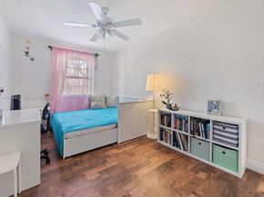 9445 NW 42nd St, Sunrise FL 33351