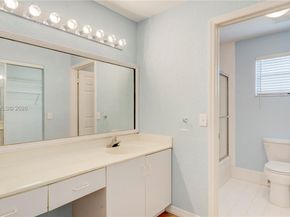 6255 Hawkes Bluff Ave, Davie FL 33331