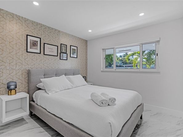 1730 NE 9th Ave, Fort Lauderdale FL 33305