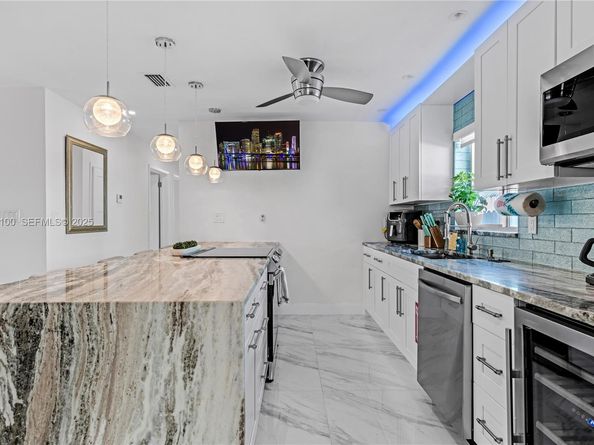 1730 NE 9th Ave, Fort Lauderdale FL 33305