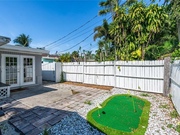 1730 NE 9th Ave, Fort Lauderdale FL 33305