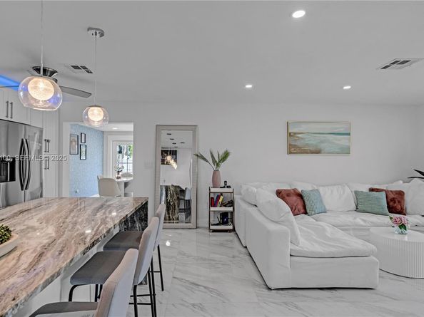 1730 NE 9th Ave, Fort Lauderdale FL 33305