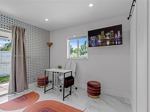 1730 NE 9th Ave, Fort Lauderdale FL 33305