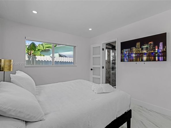 1730 NE 9th Ave, Fort Lauderdale FL 33305