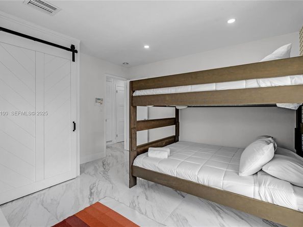 1730 NE 9th Ave, Fort Lauderdale FL 33305