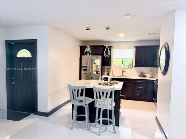 2150 NW 43rd St, Miami FL 33142